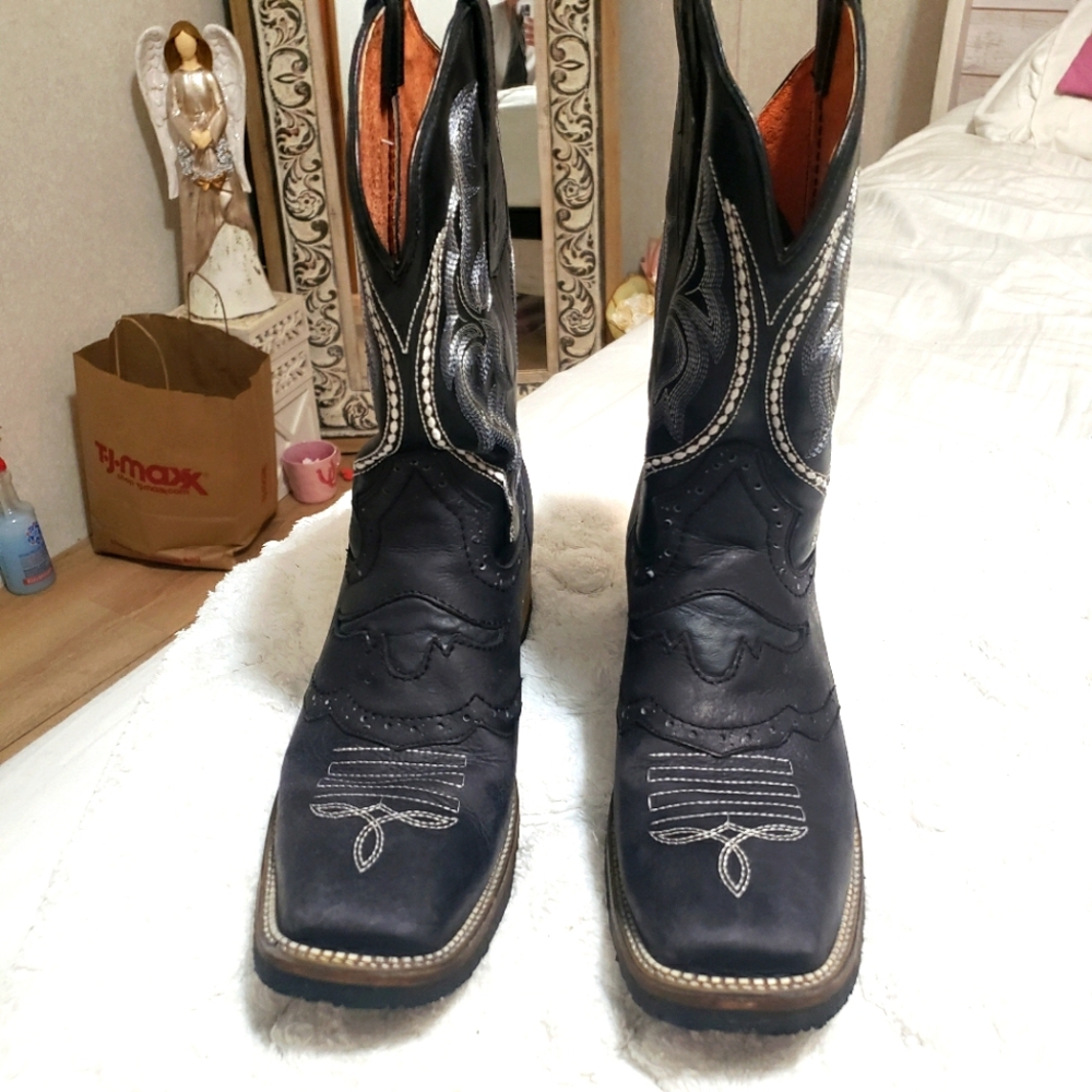Elegant Black Western Cowboy Boots